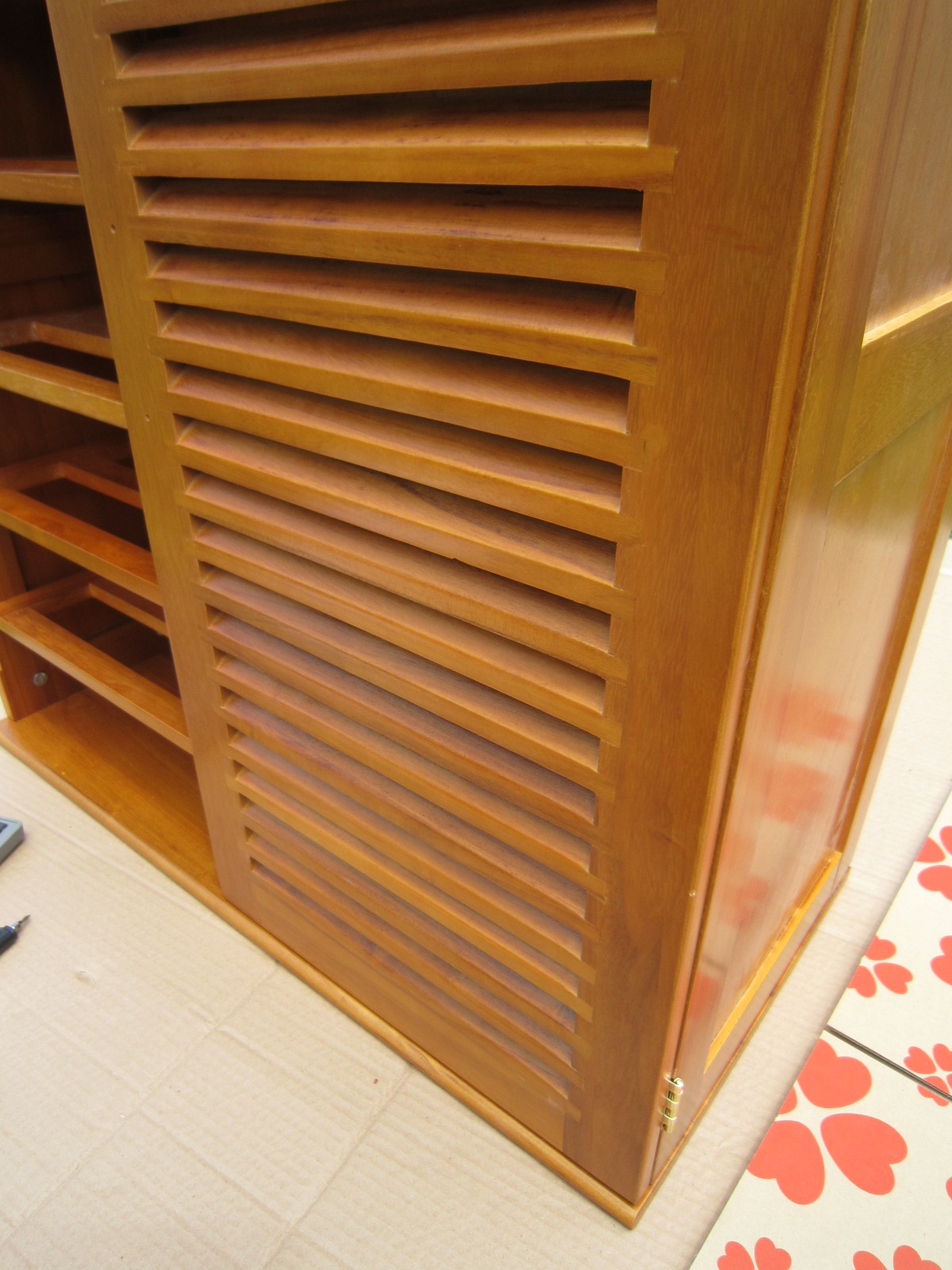 Shoes Cabinet Assembly – Simple Version